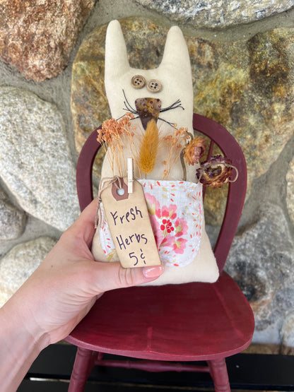 Primitive Cat - Dried Flowers