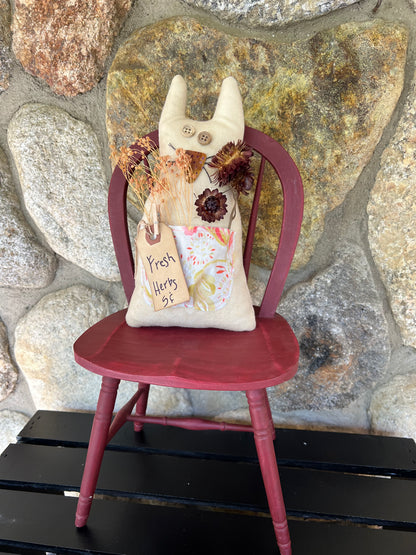 Primitive Cat - Dried Flowers