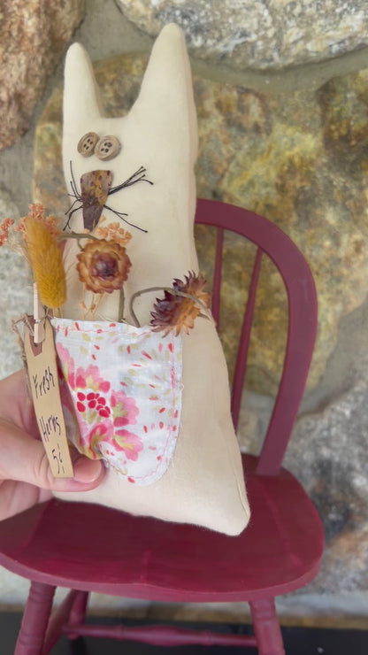 Primitive Cat - Dried Flowers